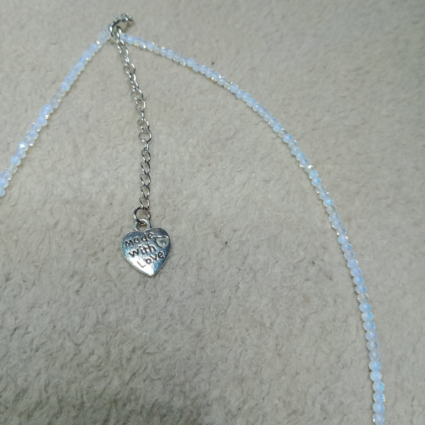 Collier ras de cou en opalite