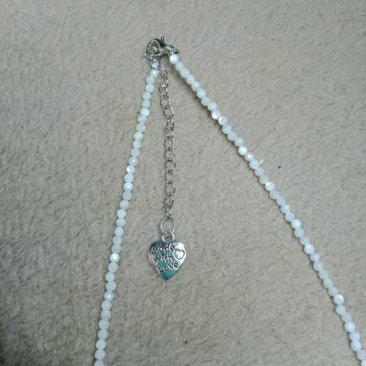 Collier ras de cou en pierre de lune