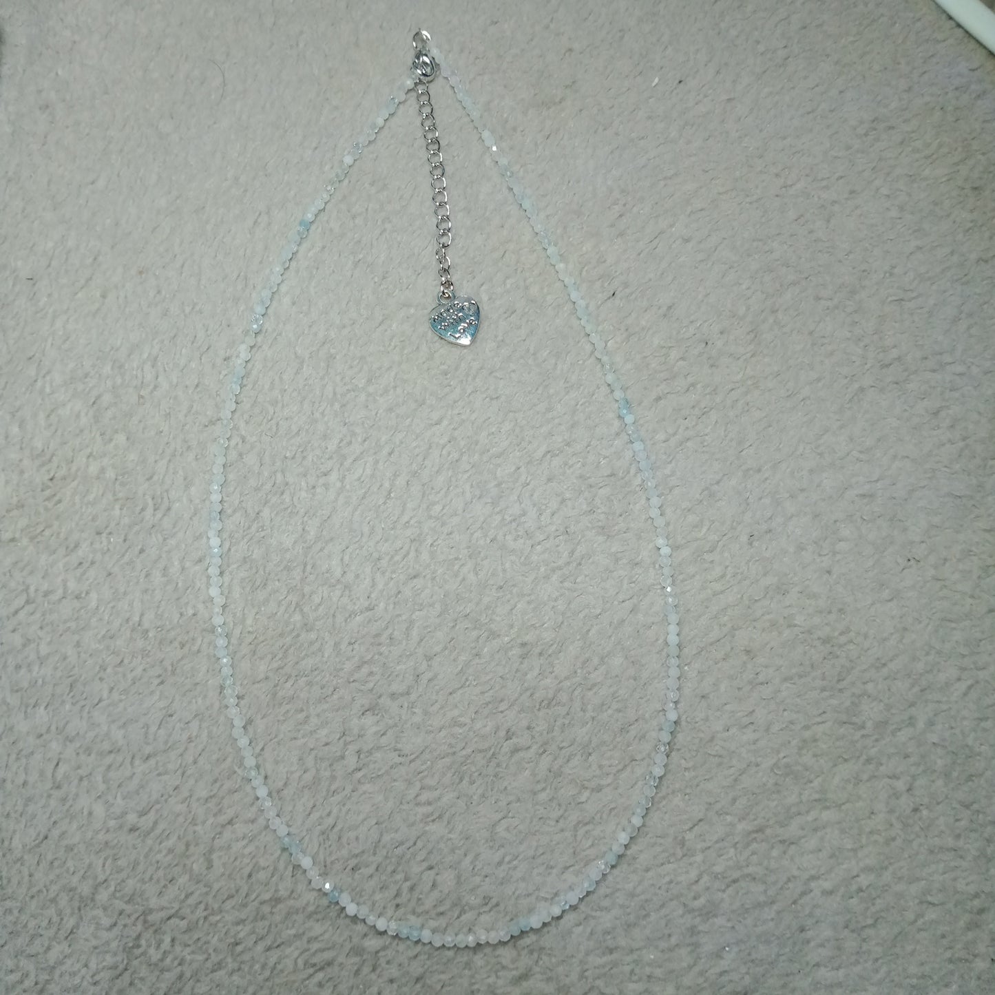 Collier ras de cou en labradorite blanche