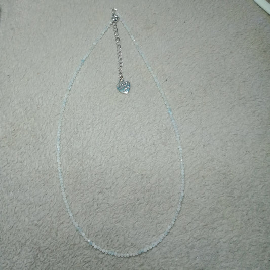 Collier ras de cou en labradorite blanche