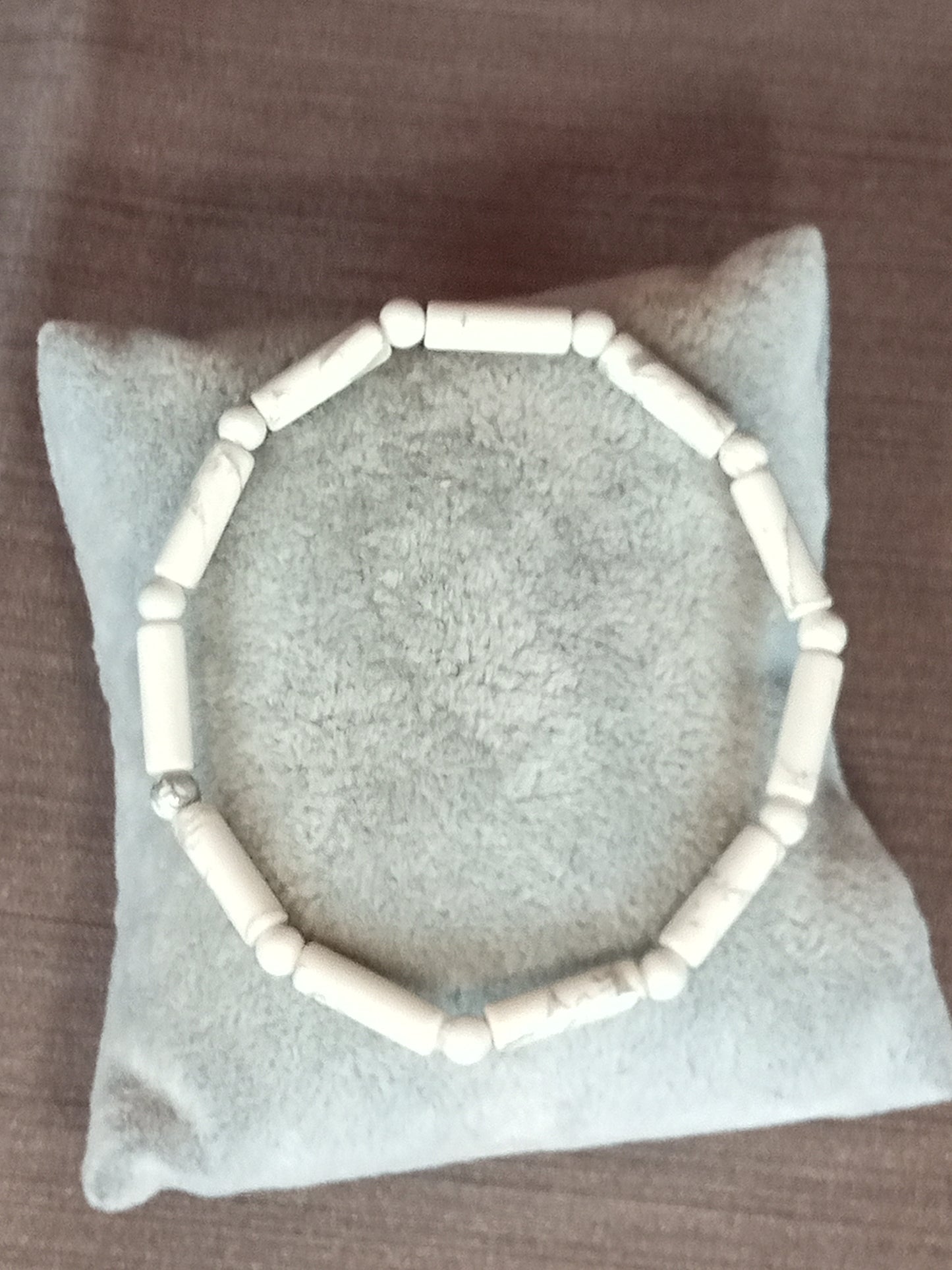 Bracelet tubes et perles en howlite