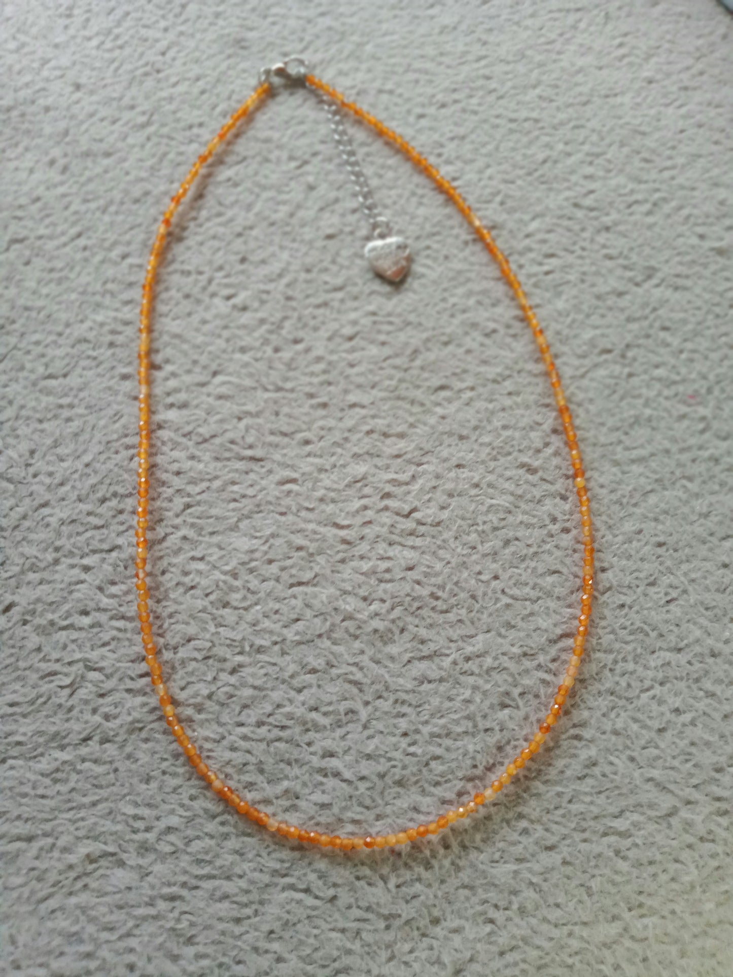 Collier ras de cou en cornaline