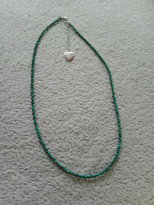 Collier ras de cou en malachite