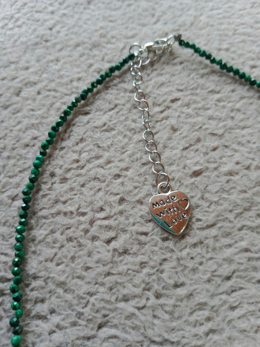 Collier ras de cou en malachite