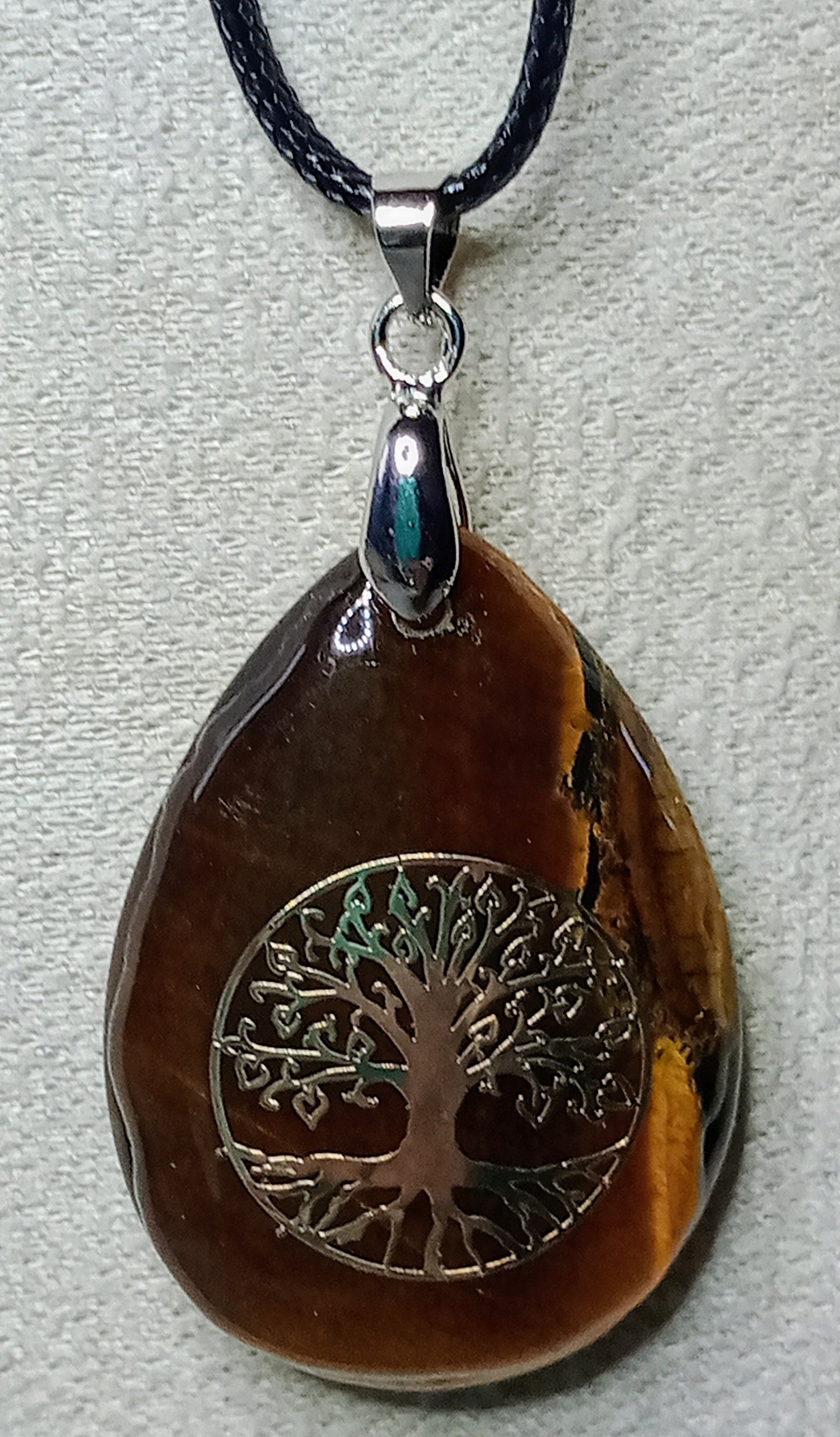 Pendentif arbre de vie en oeil de tigre