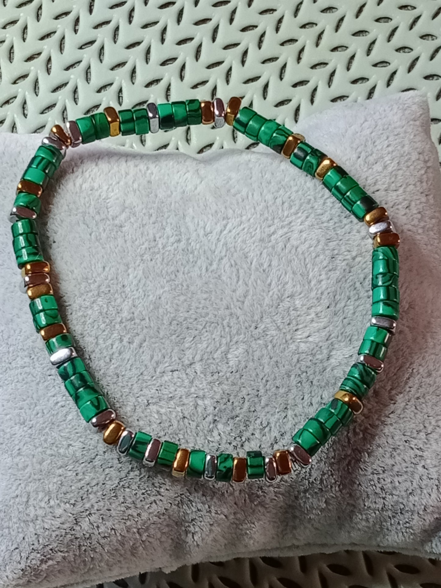 Bracelet heishi en malachite et hématite