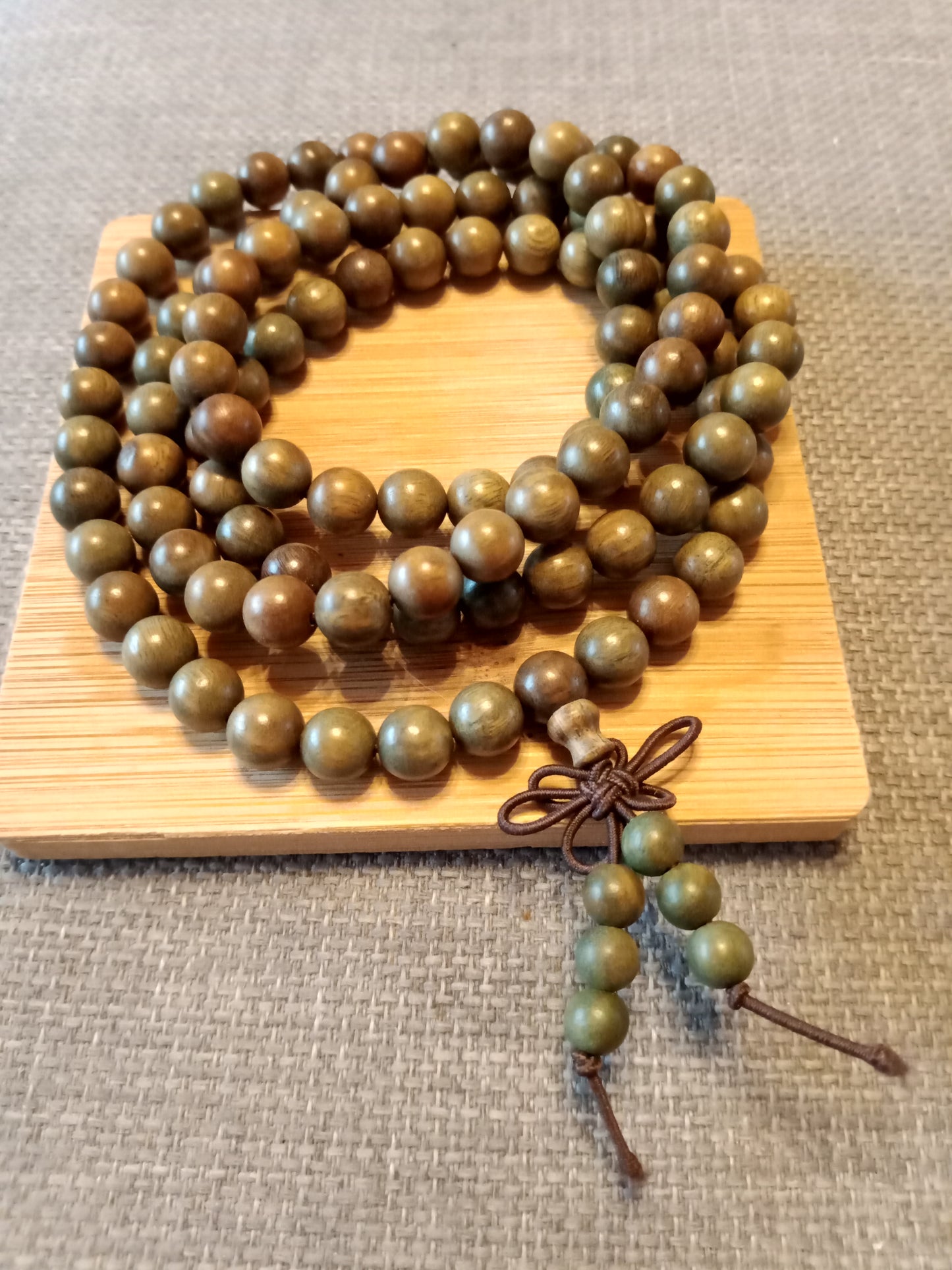 Mala collier de méditation en bois de Santal