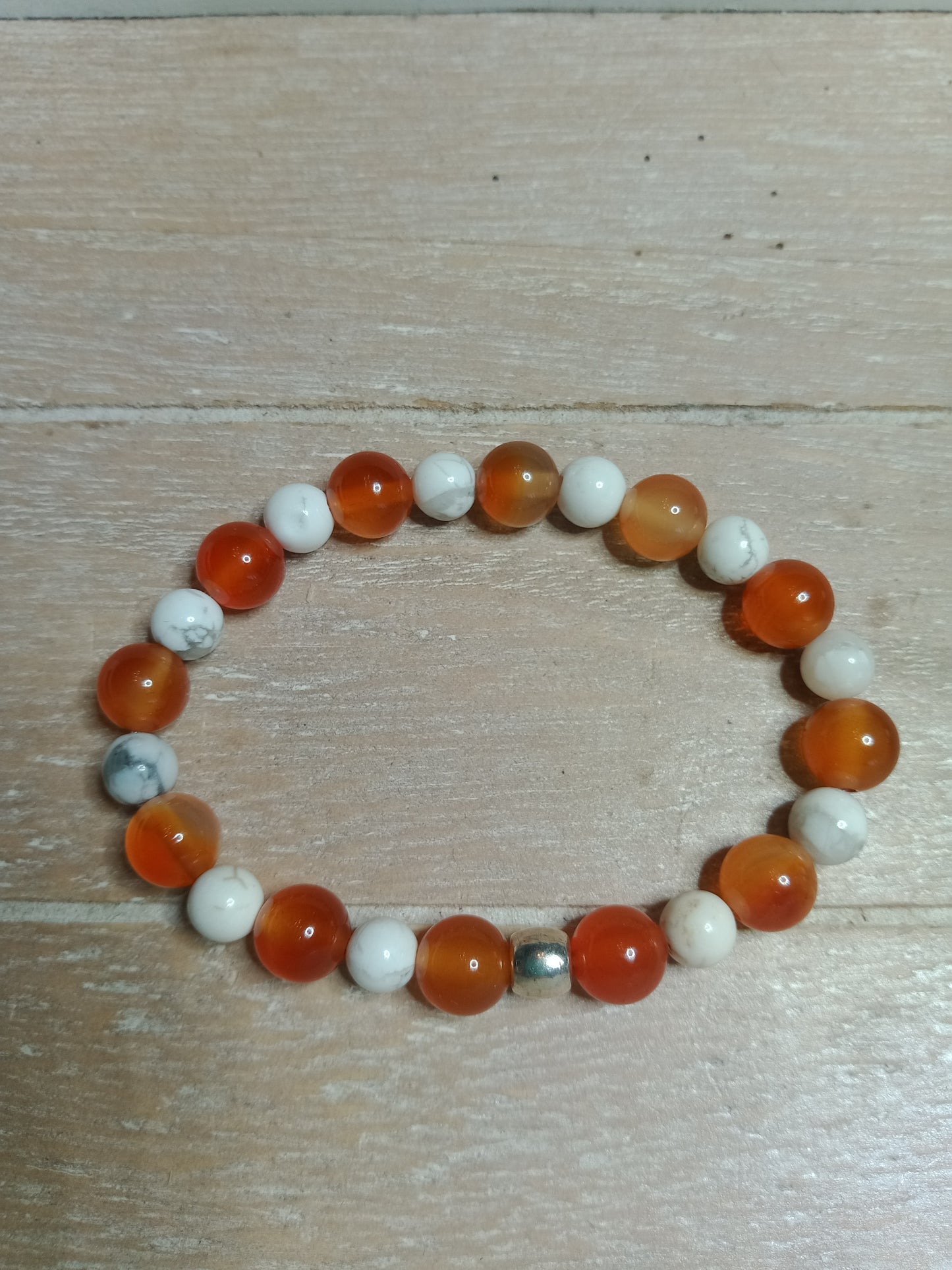 Bracelet en cornaline et howlite