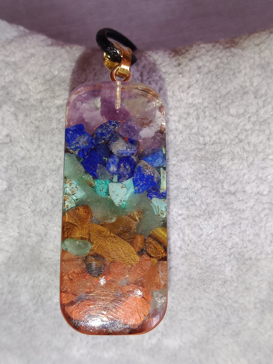 Pendentif amulette Orgonite 7 chakras