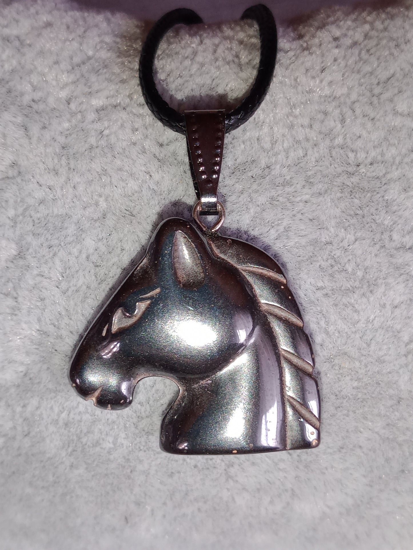 Pendentif tête de cheval en hématite