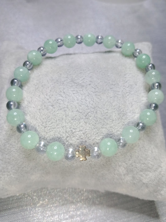 Bracelet en jade et aqua aura avec trèfle à 4 feuilles