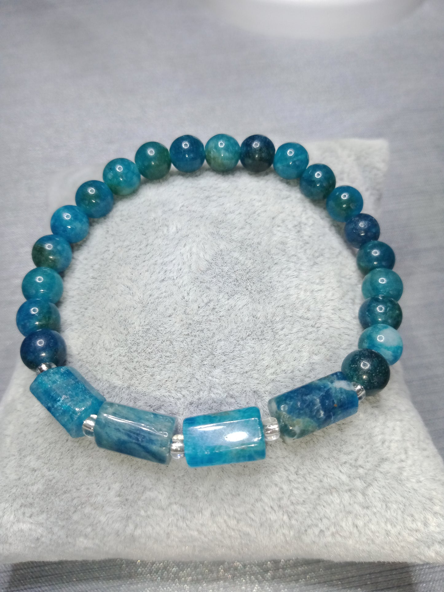 Bracelet en apatite bleue