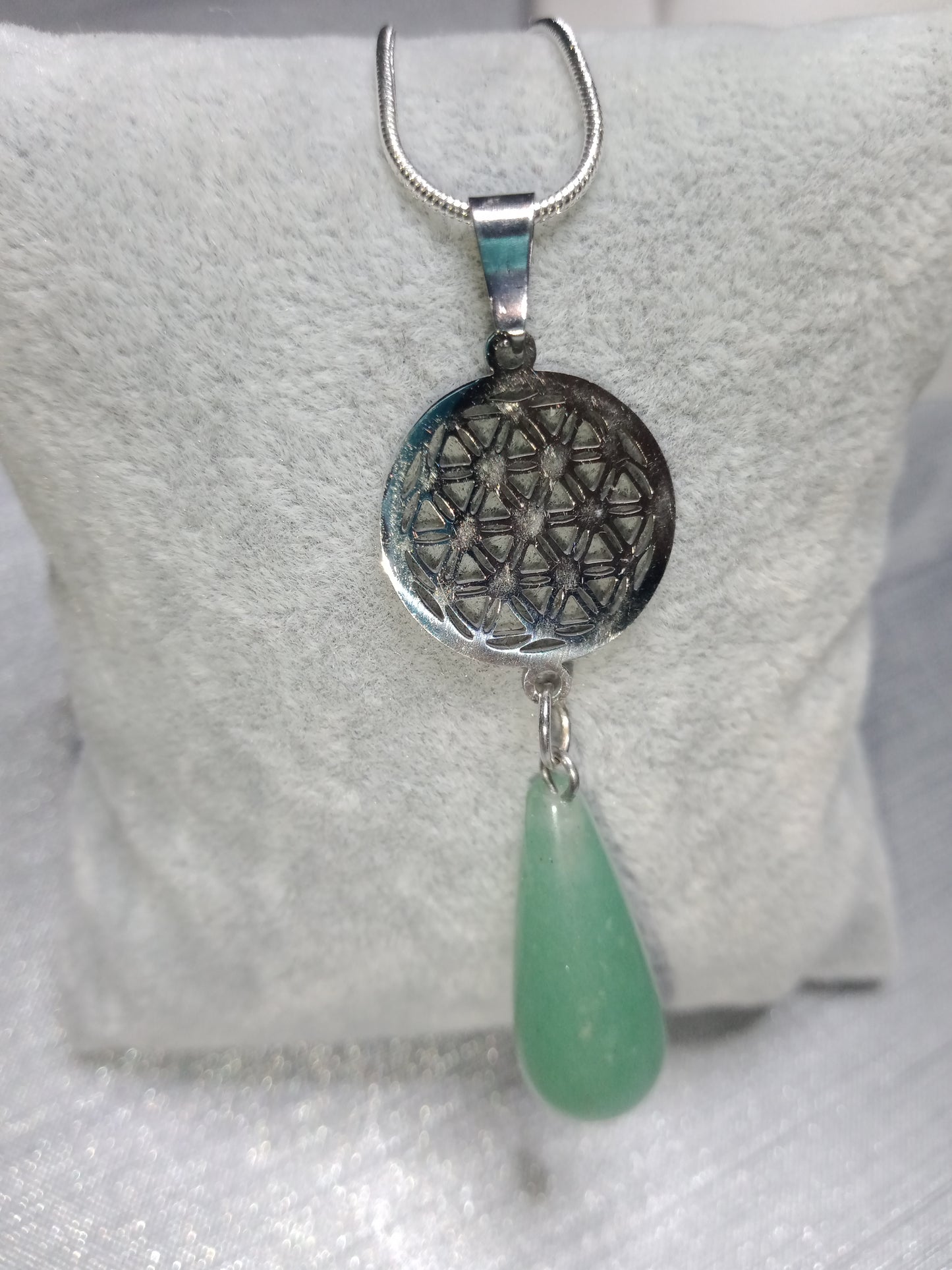 Pendentif en aventurine verte et fleur de vie